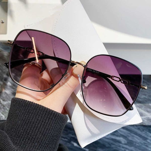 2023 new women's advanced sense summer sunscreen metal frame sunglasses fashion plain eyeglasses for women, White;black
2023 new women's advanced sense summer sunscreen metal frame sunglasses fashion plain eyeglasses for women, White;black