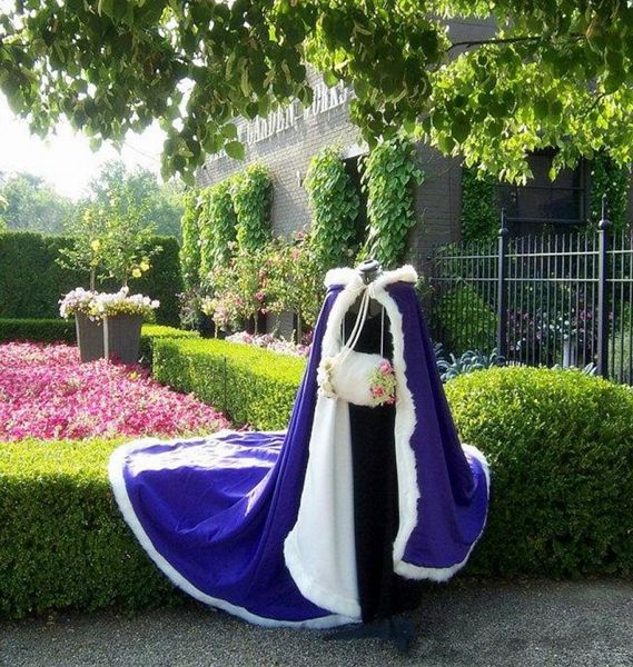 wedding dresses victorian bridal cape navy blue ivory satin with fur trim wedding cloak for winter5364832, White
wedding dresses victorian bridal cape navy blue ivory satin with fur trim wedding cloak for winter5364832, White