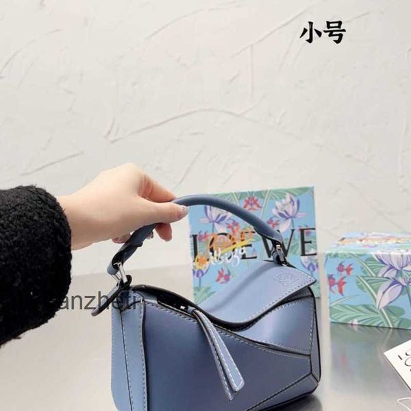 outlet one mini 20cm hands crossbody loewsbag bags fashion puzzles single 2023 small designer leather cowhide bag shoulder spliced handbags
outlet one mini 20cm hands crossbody loewsbag bags fashion puzzles single 2023 small designer leather cowhide bag shoulder spliced handbags
