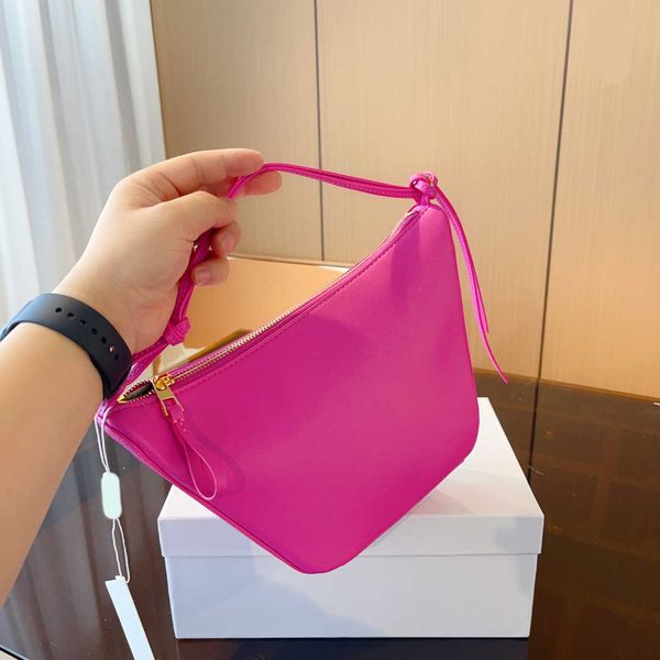 designer hobo bags messenger tote women trend sheepskin lingge camera female shoulder fashion chain ladies purses leather handbags 230715
designer hobo bags messenger tote women trend sheepskin lingge camera female shoulder fashion chain ladies purses leather handbags 230715