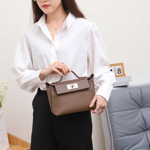 designer kelys tote bag back methods multiple 2424mini bag lock buckle single shoulder oblique straddle fashion trend large capacity double
designer kelys tote bag back methods multiple 2424mini bag lock buckle single shoulder oblique straddle fashion trend large capacity double