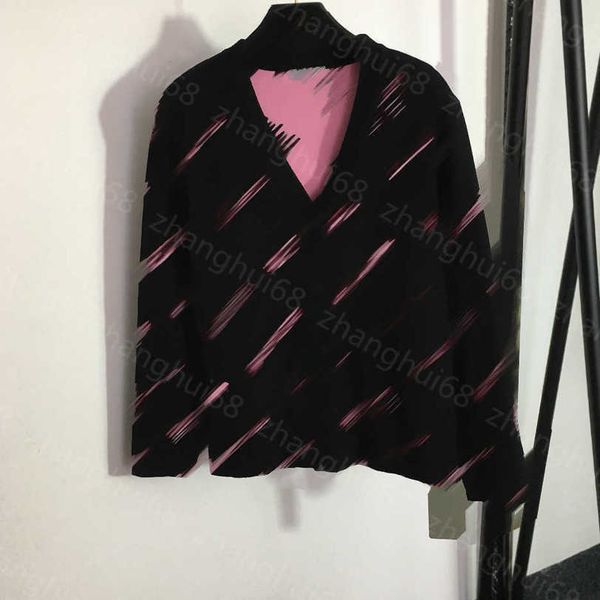 23ss womens designer clothing womens knits logo letter printed v-neck long sleeve knitted cardigan coat womens clothes a1, White
23ss womens designer clothing womens knits logo letter printed v-neck long sleeve knitted cardigan coat womens clothes a1, White