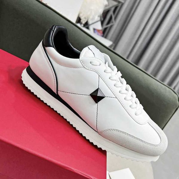 new calfskin lace up flat casual shoes men's contrast color rivet thick sole small white shoes round head sneakers women shoes
new calfskin lace up flat casual shoes men's contrast color rivet thick sole small white shoes round head sneakers women shoes
