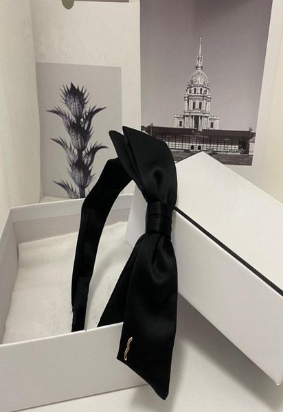 2022 fashion hair bowknot cletter designers headbands for women black luxury hair band quality girls headband with box60417342799542, Silver
2022 fashion hair bowknot cletter designers headbands for women black luxury hair band quality girls headband with box60417342799542, Silver
