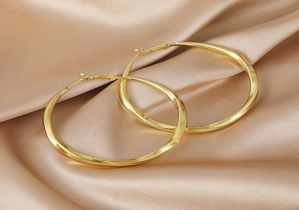 gold round big hoop earring for women zinc alloy lady fashion jewelry nice ear hoops accessories4694591, Golden;silver
gold round big hoop earring for women zinc alloy lady fashion jewelry nice ear hoops accessories4694591, Golden;silver