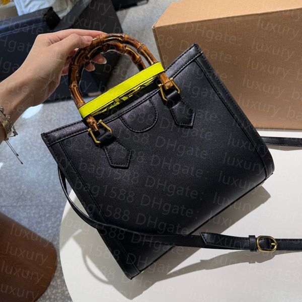 fashion handbag bamboo handle diana tote bag large capacity 27cm women shopping bag luxury designer bag
fashion handbag bamboo handle diana tote bag large capacity 27cm women shopping bag luxury designer bag