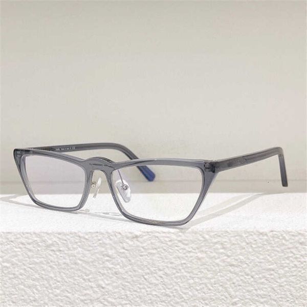 designer triangular signature sunglasses p's new fashionable small box cat's eye sunglasses and the same as star spr19us with logo, White;black
designer triangular signature sunglasses p's new fashionable small box cat's eye sunglasses and the same as star spr19us with logo, White;black