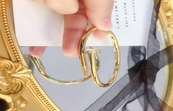 sell bracelets women bangle luxury designer letter jewelry crystal 18k gold plated stainless steel lovers gift bangles mens br5440460, Black
sell bracelets women bangle luxury designer letter jewelry crystal 18k gold plated stainless steel lovers gift bangles mens br5440460, Black