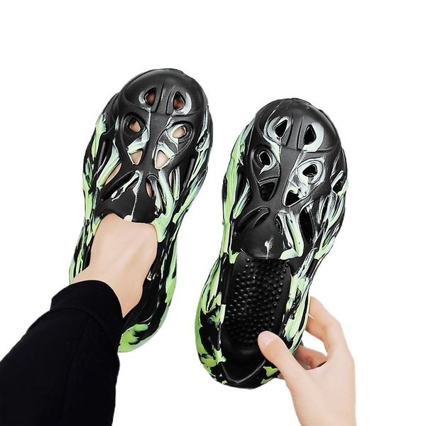 sandals 2023 summer men's slippers step on poop sense outside wear hollowed out breathable antiodor couple style 230718, Black
sandals 2023 summer men's slippers step on poop sense outside wear hollowed out breathable antiodor couple style 230718, Black