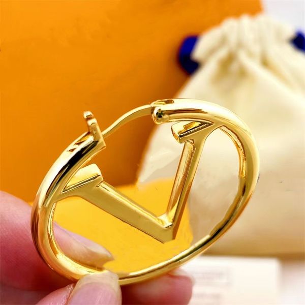 new designer design girls and ladies charm earrings stainless steel material hypoallergenic earrings day gifts, Golden;silver
new designer design girls and ladies charm earrings stainless steel material hypoallergenic earrings day gifts, Golden;silver