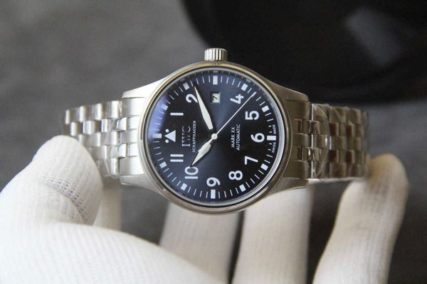 luxury iwc pilot watch 26cs mechanical automatic wristwatch black dial date uhr leather strap with box montre luxe, Slivery;golden
luxury iwc pilot watch 26cs mechanical automatic wristwatch black dial date uhr leather strap with box montre luxe, Slivery;golden