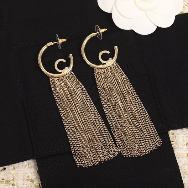 2023 luxury quality charm drop earring with tassel design in 18k gold plated have box stamp ps7307b, Golden
2023 luxury quality charm drop earring with tassel design in 18k gold plated have box stamp ps7307b, Golden