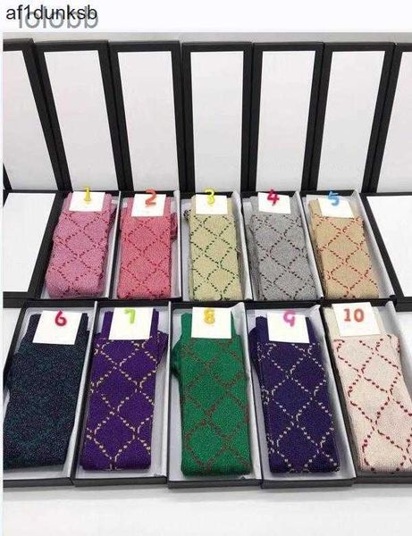 pairs quality ggity long winter stockings designer gift women high socks with 1 letter withs fashion box striped sock stocking 29 color v7ef, Black;white
pairs quality ggity long winter stockings designer gift women high socks with 1 letter withs fashion box striped sock stocking 29 color v7ef, Black;white