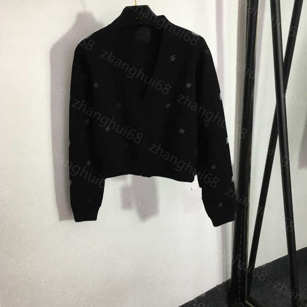 23ss womens knits womens designer clothing presbyard logo single breasted v-neck long sleeve wool knit cardigan coat womens clothes a1, White
23ss womens knits womens designer clothing presbyard logo single breasted v-neck long sleeve wool knit cardigan coat womens clothes a1, White