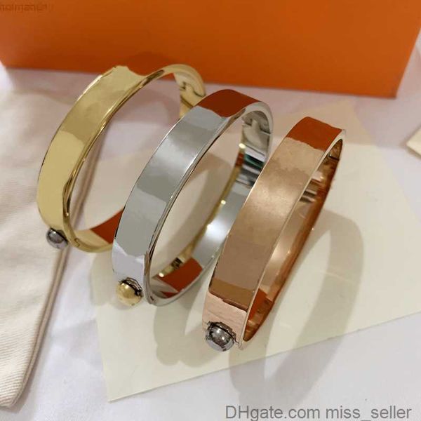 21ss fashion designer bracelet men and women stainless steel luxury brand jewellery missseller, Black
21ss fashion designer bracelet men and women stainless steel luxury brand jewellery missseller, Black