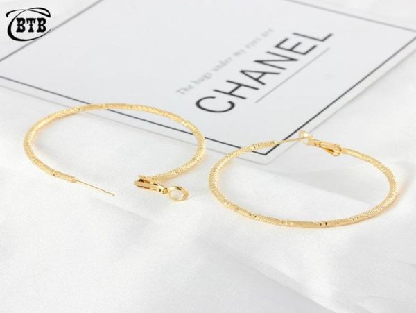 hoop huggie design fashion circle women glamour earrings highend jewelry exquisite wedding party holiday gifts whole9411372, Golden;silver
hoop huggie design fashion circle women glamour earrings highend jewelry exquisite wedding party holiday gifts whole9411372, Golden;silver