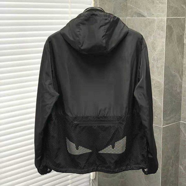 spring men behind the splicing pocket hooded thin jacket windbreaker jacket, small monster eyes behind the hollowed leather pockets, the ver, Black;brown
spring men behind the splicing pocket hooded thin jacket windbreaker jacket, small monster eyes behind the hollowed leather pockets, the ver, Black;brown