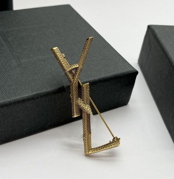 style luxury brand designer letter pins brooches women gold cape buckle brooch suit pin wedding party jewerlry accessories9141369, Gray
style luxury brand designer letter pins brooches women gold cape buckle brooch suit pin wedding party jewerlry accessories9141369, Gray