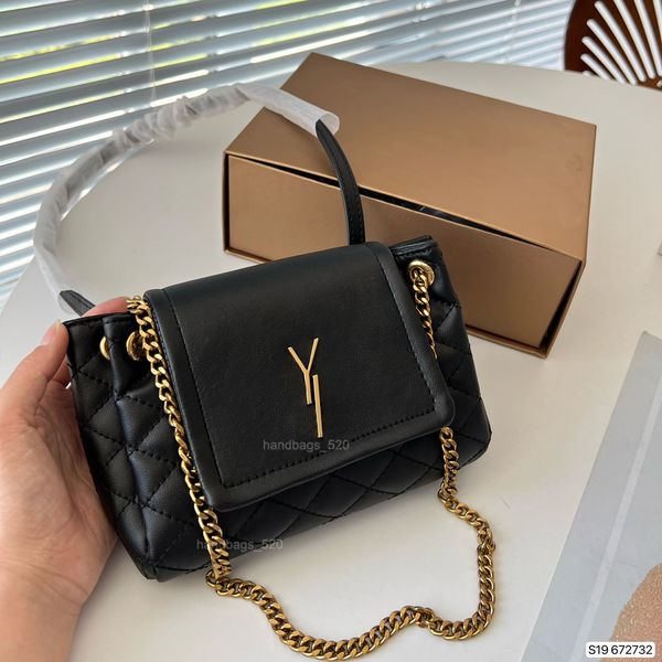 women's shoulder bag chain mini fashion messenger bag for woman girl genuine leather small handbag coin purse high quality
women's shoulder bag chain mini fashion messenger bag for woman girl genuine leather small handbag coin purse high quality