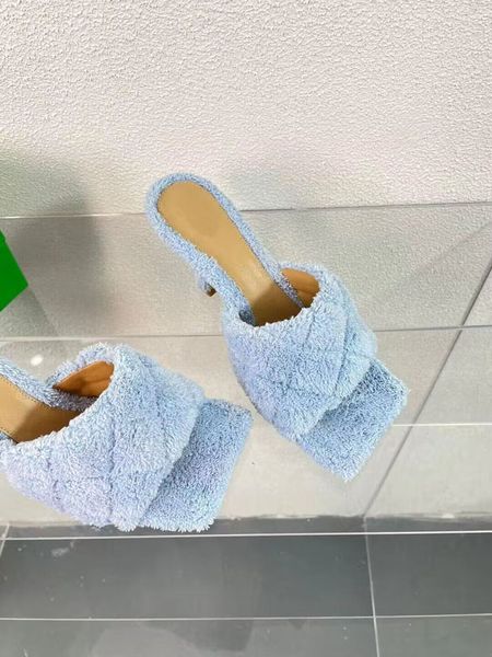 towel women's slippers women's home beach multi-color flower leather square toe sandals high heels flip plate 35-42, Black
towel women's slippers women's home beach multi-color flower leather square toe sandals high heels flip plate 35-42, Black