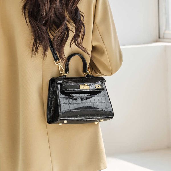 designer kelys tote bag bags for women high sense new cross body armpit bag fashion mini niche design portable leather7zhr
designer kelys tote bag bags for women high sense new cross body armpit bag fashion mini niche design portable leather7zhr