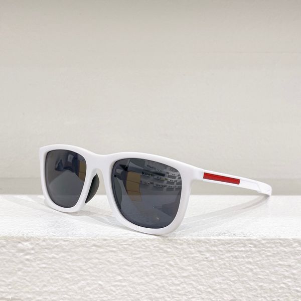 paris fashion show mens and womens fashion sunglasses luxury sunglasses triangular p signature, White;black
paris fashion show mens and womens fashion sunglasses luxury sunglasses triangular p signature, White;black
