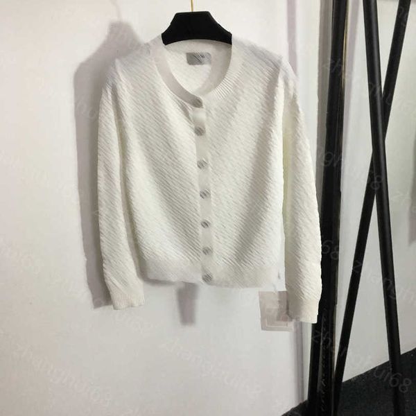 23ss womens knits womens designer clothing knitted jacquard crew-neck long-sleeved cardigan jacket womens clothes a1, White
23ss womens knits womens designer clothing knitted jacquard crew-neck long-sleeved cardigan jacket womens clothes a1, White