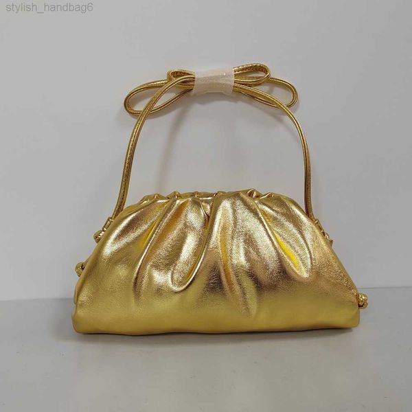 luxury cloud woven handbag smooth pu leather gold silver color casual fashion handbag
luxury cloud woven handbag smooth pu leather gold silver color casual fashion handbag
