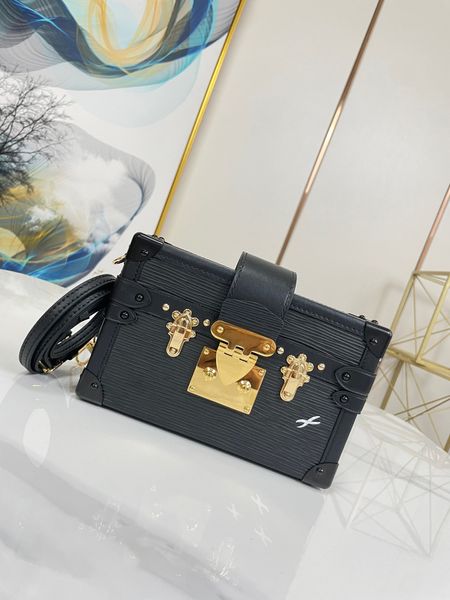 m20532 new women's box bag crossbody bag water ripple shoulder bag strap adjustable or removable capacity for everyday items
m20532 new women's box bag crossbody bag water ripple shoulder bag strap adjustable or removable capacity for everyday items