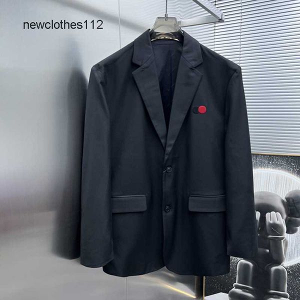 balenciga 2023 red and black double loop embroidery inner lining printed couple loose casual silhouette suit small suit coat, Black;brown
balenciga 2023 red and black double loop embroidery inner lining printed couple loose casual silhouette suit small suit coat, Black;brown