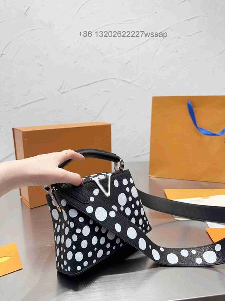 women handbag capucines shoulder bag tote women luxurys designers leather crossbody wallet purse 
women handbag capucines shoulder bag tote women luxurys designers leather crossbody wallet purse