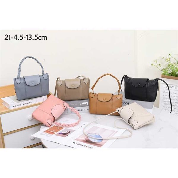 2023 new longxiang head layer cowhide simple shoulder bag with network red women's small square, Pink;blue
2023 new longxiang head layer cowhide simple shoulder bag with network red women's small square, Pink;blue