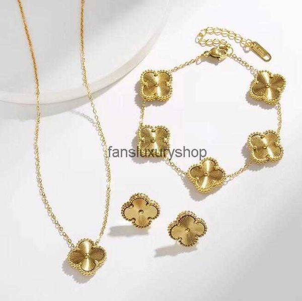 18k gold plated jewelry sets luxury designer flowers four-leaf clover cleef fashional pendant bracelet earrings necklace wedding party jewel, Black
18k gold plated jewelry sets luxury designer flowers four-leaf clover cleef fashional pendant bracelet earrings necklace wedding party jewel, Black