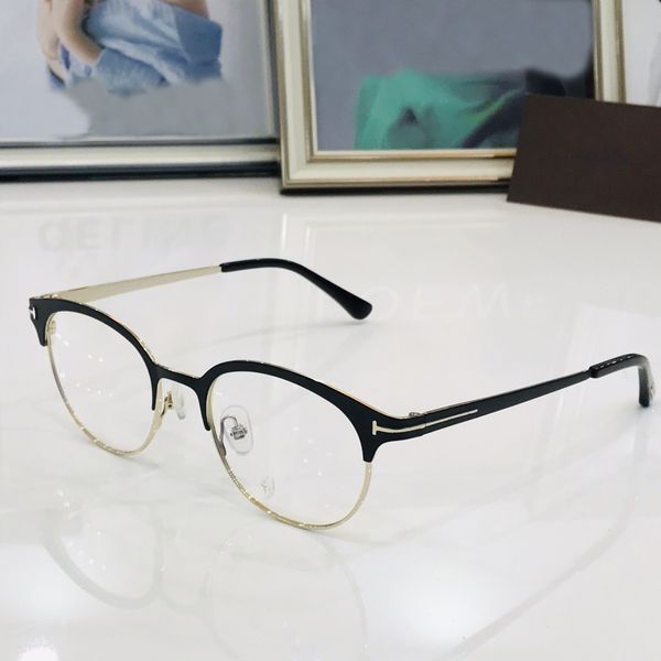 tom sunglasses for men and women joker korean fashion trend uv400 glare sunglasses., White;black
tom sunglasses for men and women joker korean fashion trend uv400 glare sunglasses., White;black
