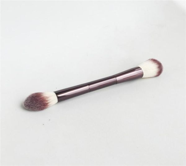 hourglass ambient lighting edit brush doubleended powder bronzer blush highlighter makeup brush5541067
hourglass ambient lighting edit brush doubleended powder bronzer blush highlighter makeup brush5541067