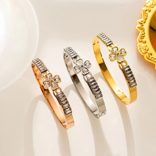 fashion jewelry designer bracelet new four-leaf clover bracelet female south simple ins five-flower fritillary luck clover bracelet girl who, Golden;silver
fashion jewelry designer bracelet new four-leaf clover bracelet female south simple ins five-flower fritillary luck clover bracelet girl who, Golden;silver