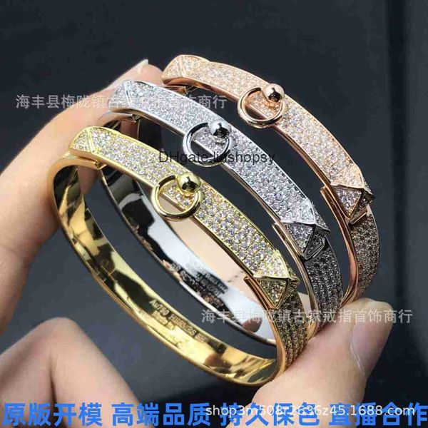 aher mas designer luxury brand enamel bracelet h letter half diamond bracelet 18k rose gold full diamond pig nose bracelet, Black
aher mas designer luxury brand enamel bracelet h letter half diamond bracelet 18k rose gold full diamond pig nose bracelet, Black