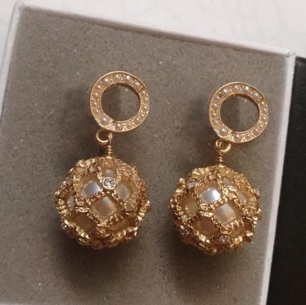 new fashion gold cz pearl stud earrings for lady women party wedding lovers gift engagement jewelry for bride with box5516981, Golden;silver
new fashion gold cz pearl stud earrings for lady women party wedding lovers gift engagement jewelry for bride with box5516981, Golden;silver