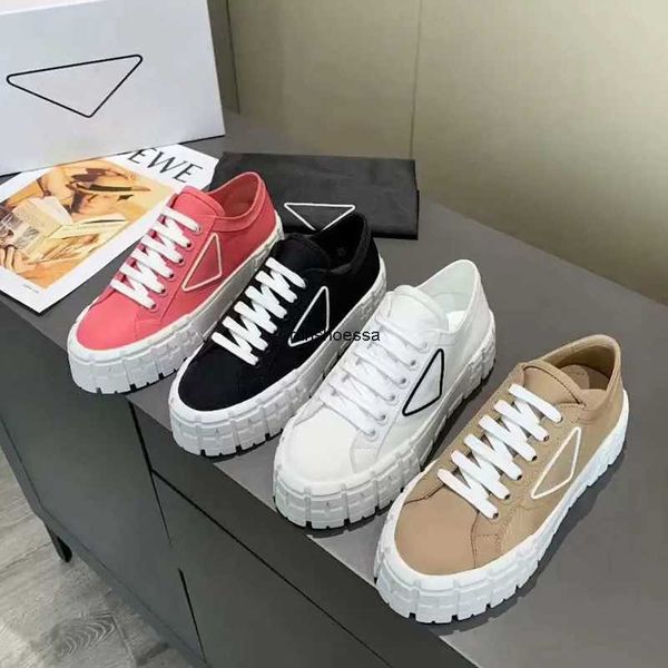 speedy trainer women shoe designer sneaker men 2023 white pink abrasion thick bottom triangle speed trainers platform sneakers designers fla, Black
speedy trainer women shoe designer sneaker men 2023 white pink abrasion thick bottom triangle speed trainers platform sneakers designers fla, Black