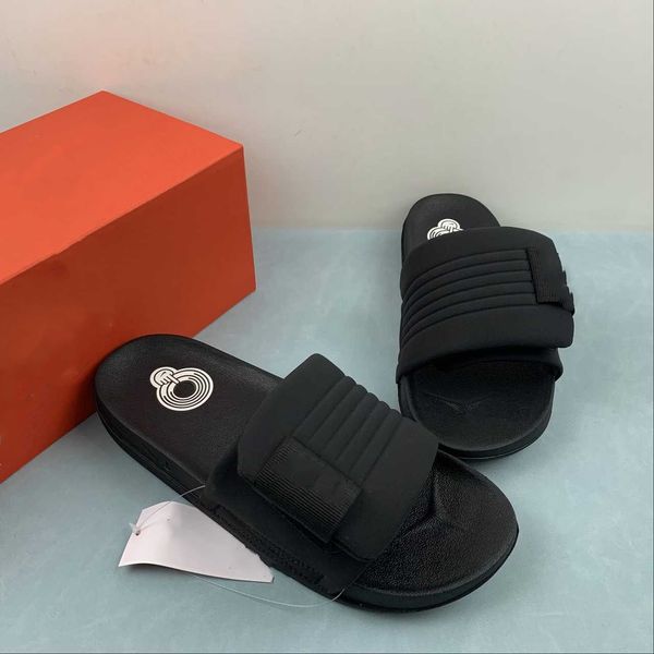originals special offer slipper sandal black beige green men women designer with original box
originals special offer slipper sandal black beige green men women designer with original box