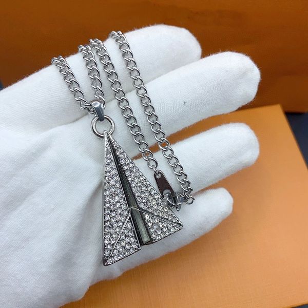 europe america fashion style necklace with pendant men lady women silver-colour metal paperplane long chain m01034
europe america fashion style necklace with pendant men lady women silver-colour metal paperplane long chain m01034