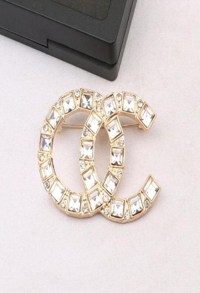 23ss 2color luxury brand designer brooches 18k gold plated brooch crystal suit pin small sweet wind jewelry accessorie wedding par9344255, Gray
23ss 2color luxury brand designer brooches 18k gold plated brooch crystal suit pin small sweet wind jewelry accessorie wedding par9344255, Gray