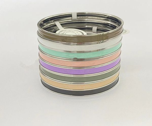 2023 letter enamel narrow version of light luxury folding bracelet fashion all-match bracelet for men and women, Black
2023 letter enamel narrow version of light luxury folding bracelet fashion all-match bracelet for men and women, Black