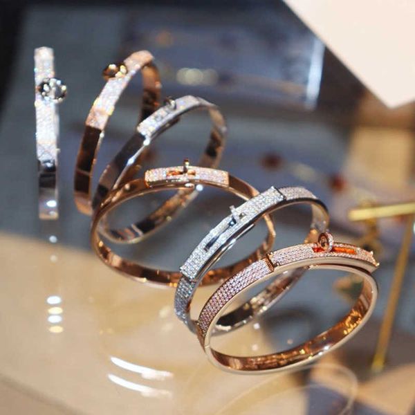 fashion hrems bracelets for sale letter half diamond bracelet temperament plated 18k rose gold pig nose couple with gift box, Golden;silver
fashion hrems bracelets for sale letter half diamond bracelet temperament plated 18k rose gold pig nose couple with gift box, Golden;silver