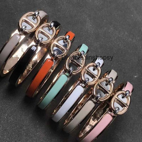 aher mas designer luxury brand enamel bracelet designer bracelet home enamel h pig nose colorless love product anchor chain 8 button couple, Black
aher mas designer luxury brand enamel bracelet designer bracelet home enamel h pig nose colorless love product anchor chain 8 button couple, Black