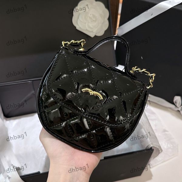 23s designer womens mini shoulder bag solid leather clamshell diamond gold metal c button handbag metal chain crossbody bags makeup case pur
23s designer womens mini shoulder bag solid leather clamshell diamond gold metal c button handbag metal chain crossbody bags makeup case pur