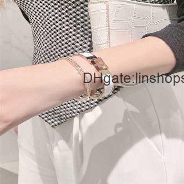 aher mas designer luxury brand enamel bracelet wholesale bracelet hletter buckle enamel orange classic rose gold fashion gift to girlfriend, Black
aher mas designer luxury brand enamel bracelet wholesale bracelet hletter buckle enamel orange classic rose gold fashion gift to girlfriend, Black