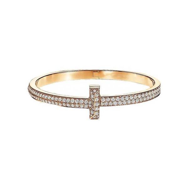 high version seiko high version s925 sterling silver tiffay full sky star diamond t1 wide 18k rose gold bracelet female top, Black
high version seiko high version s925 sterling silver tiffay full sky star diamond t1 wide 18k rose gold bracelet female top, Black