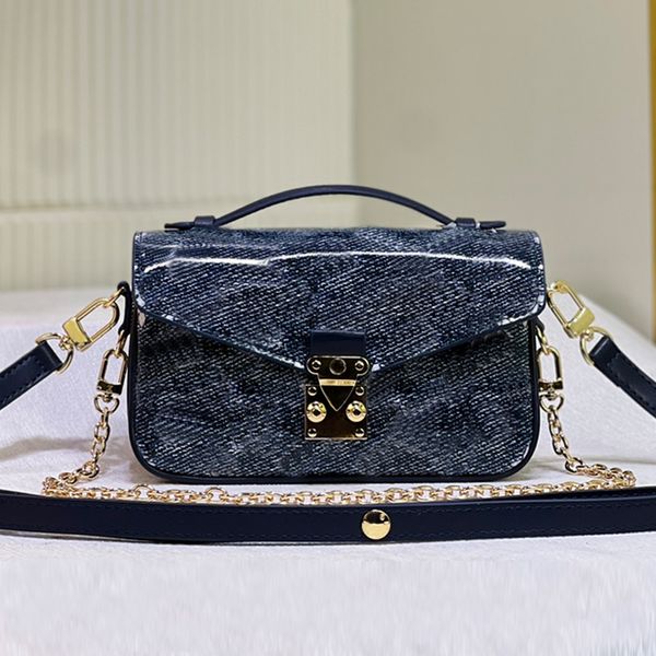 chain cross body bag fashion shoulder bags letter printing women shoulder bags metal hardware hasp flap bag internal compartment zipper pock
chain cross body bag fashion shoulder bags letter printing women shoulder bags metal hardware hasp flap bag internal compartment zipper pock