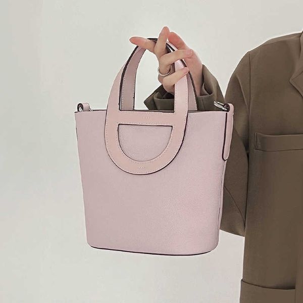 luxury picotin lock bag new layer cowhide vegetable basket water bucket one shoulder crossbody handbag versatile ins wind tote commuter for
luxury picotin lock bag new layer cowhide vegetable basket water bucket one shoulder crossbody handbag versatile ins wind tote commuter for